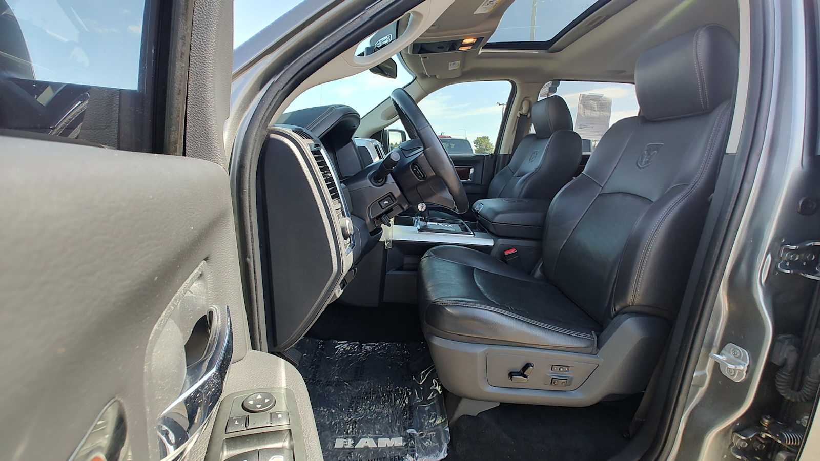 Thumbnail: 2011 RAM 1500 - 11