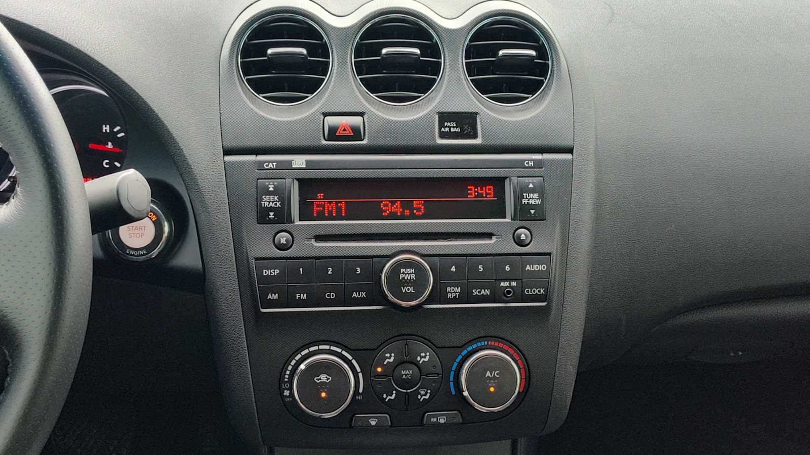 Thumbnail: 2010 Nissan Altima - 16