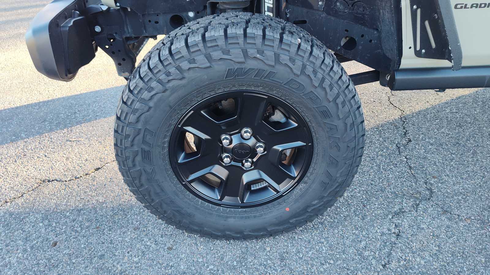 Thumbnail: 2020 Jeep Gladiator - 8