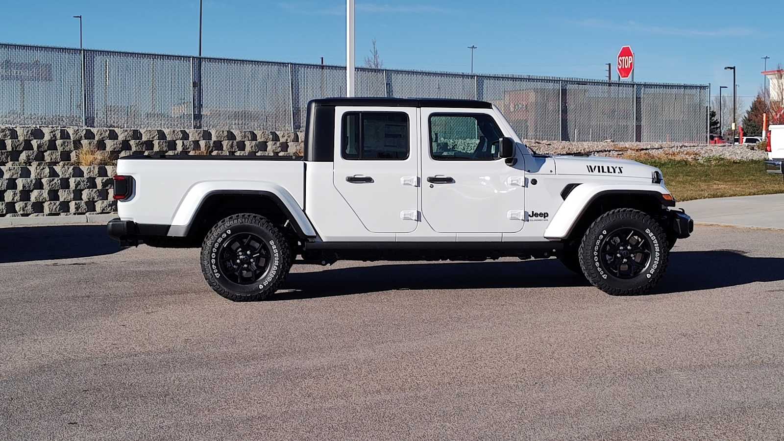 Thumbnail: 2026 Jeep Gladiator - 25
