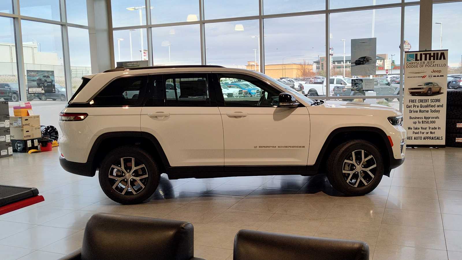 Thumbnail: 2025 Jeep Grand Cherokee - 17