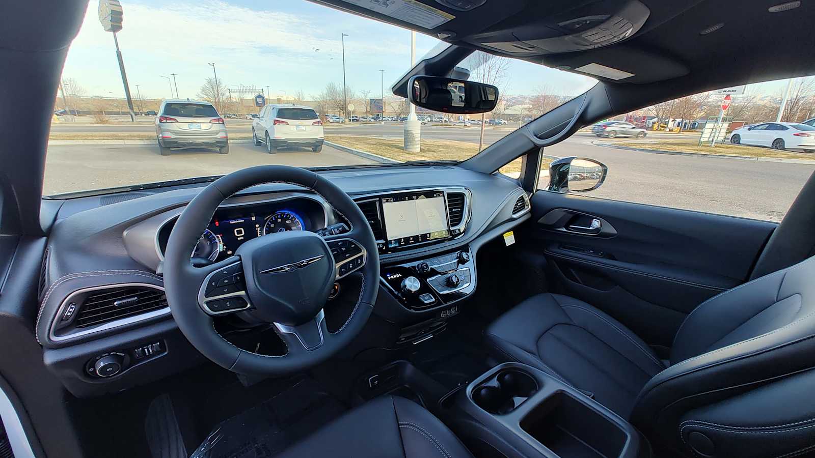 2025 Chrysler Pacifica photo 2