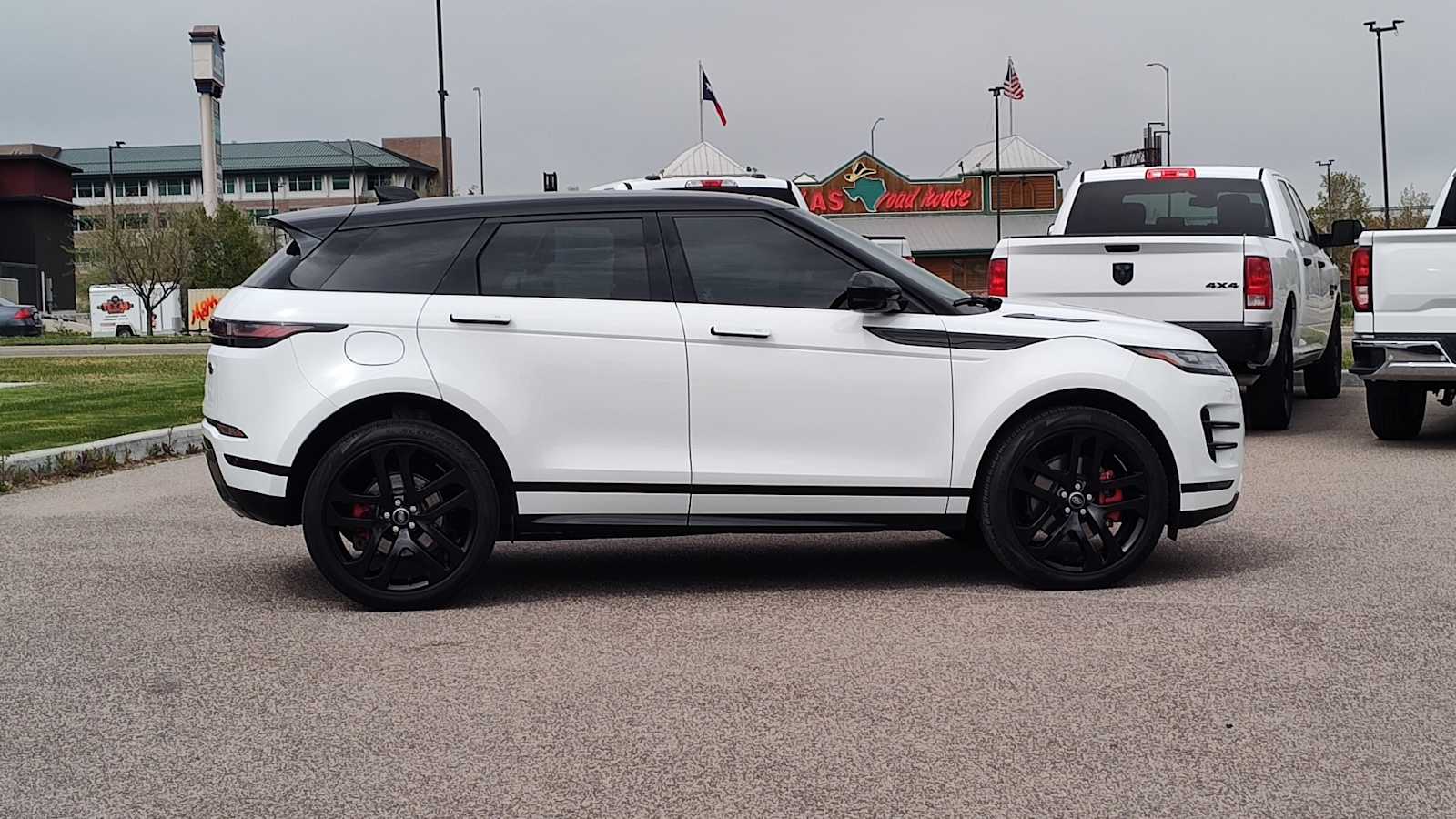 Thumbnail: 2022 Land Rover Range Rover Evoque - 25