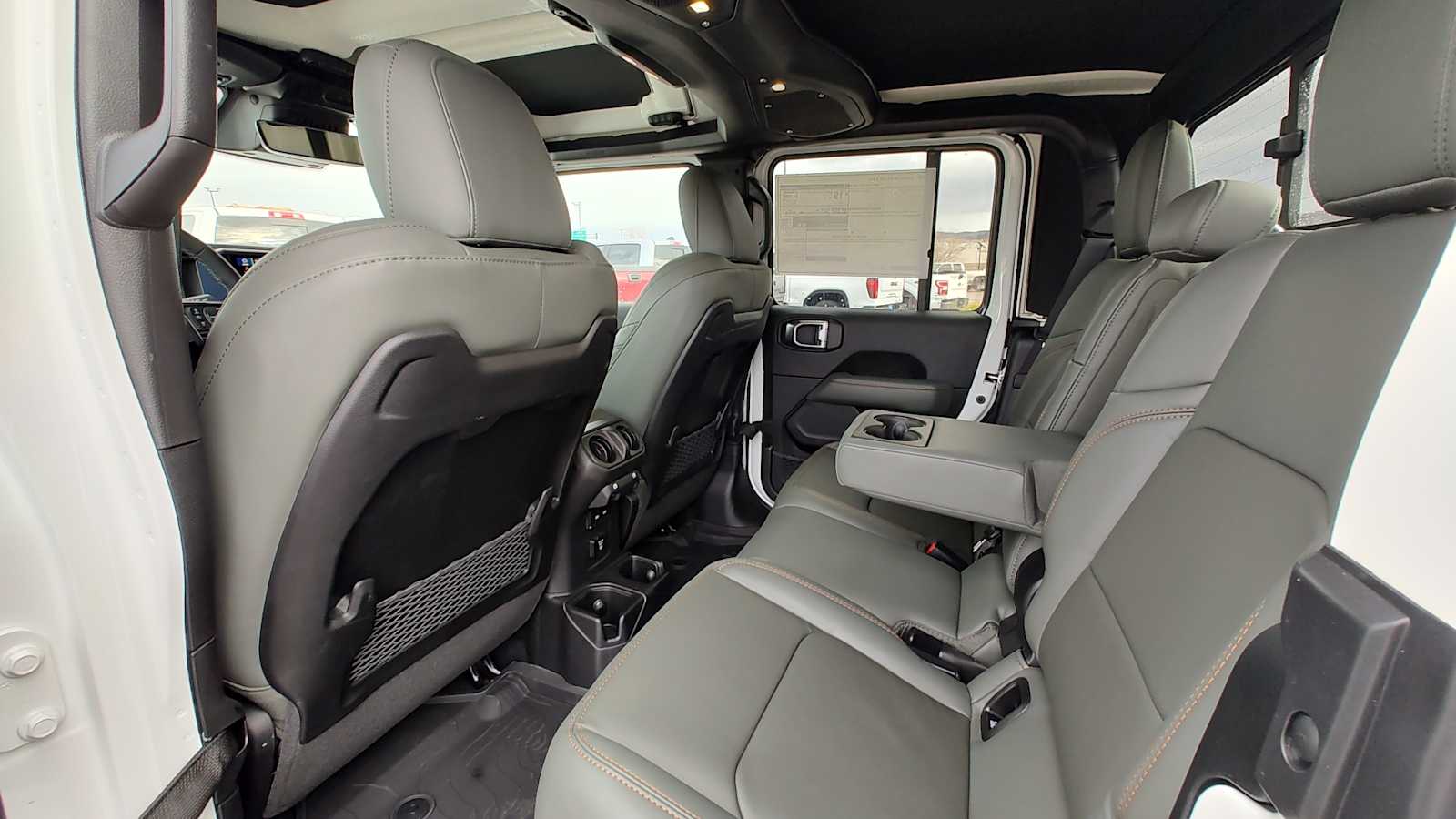 Thumbnail: 2026 Jeep Gladiator - 12