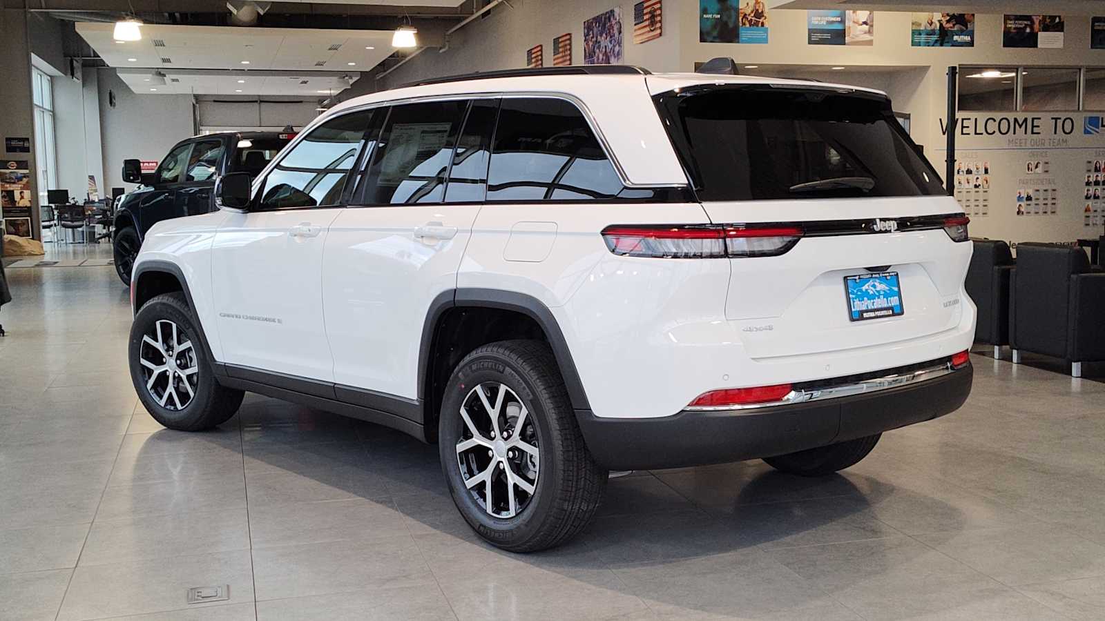 Thumbnail: 2025 Jeep Grand Cherokee - 3