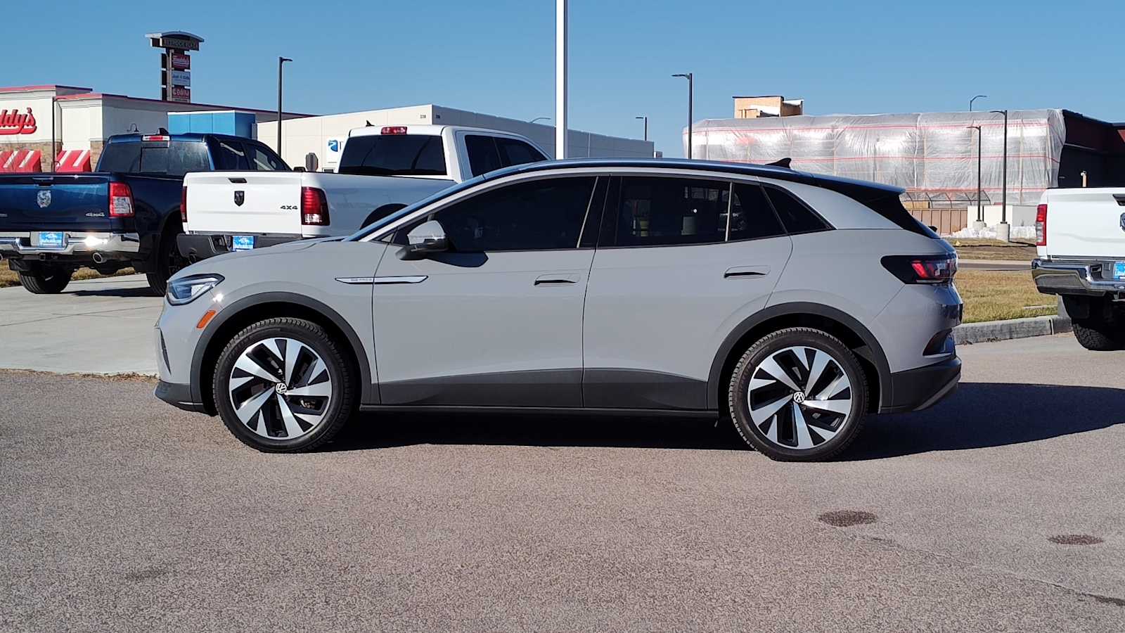 Thumbnail: 2022 Volkswagen ID.4 - 3