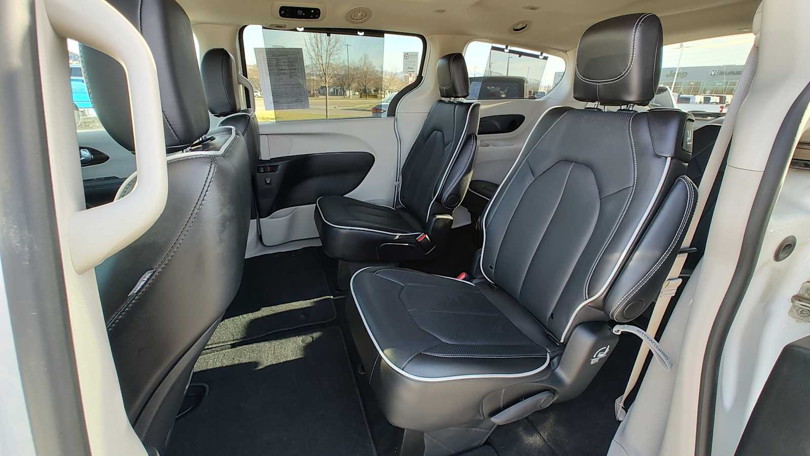 Thumbnail: 2024 Chrysler Pacifica - 13