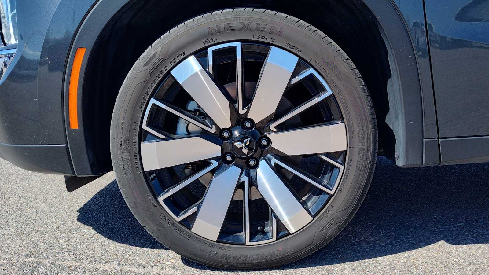 Thumbnail: 2025 Mitsubishi Outlander - 8