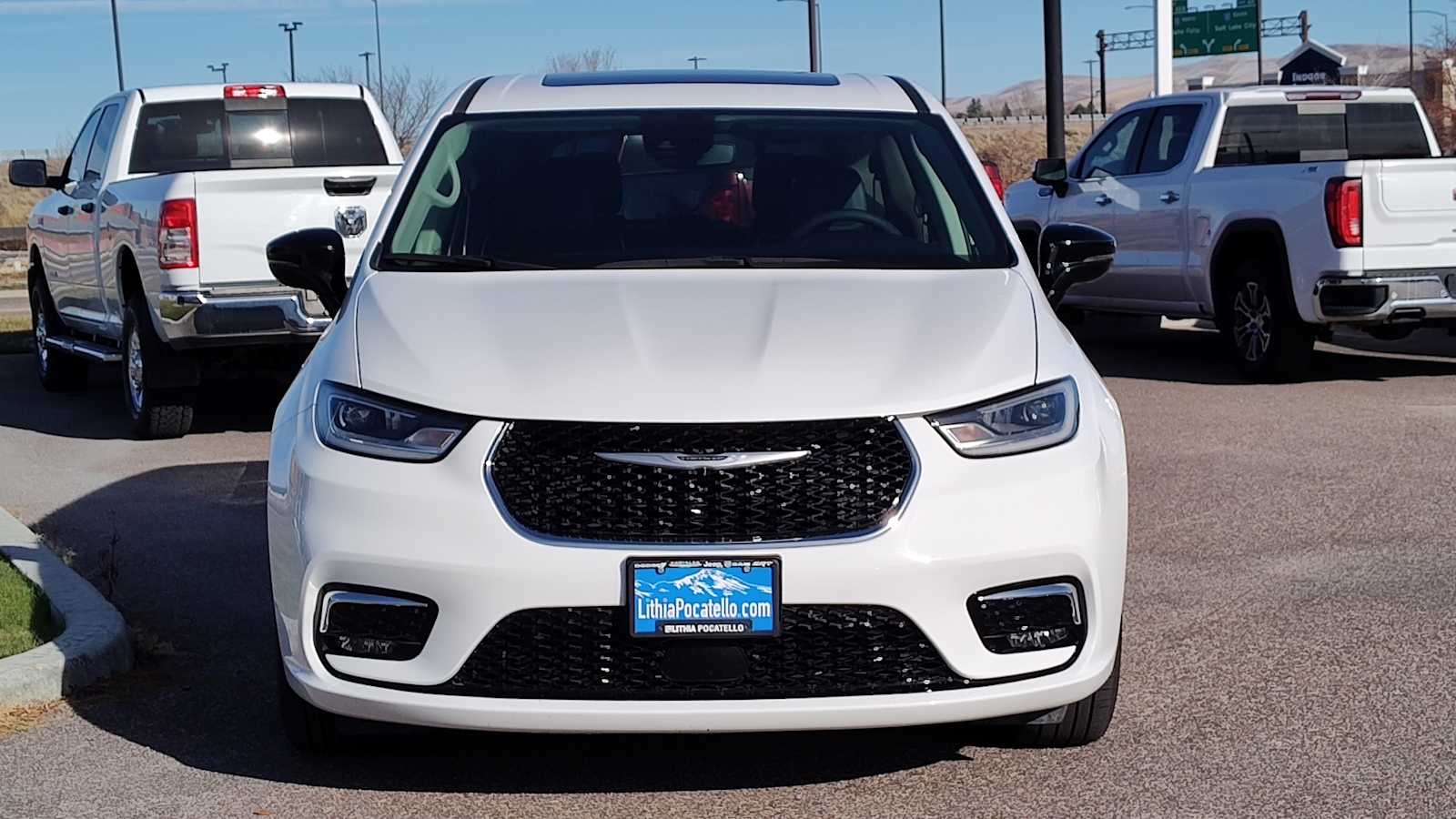 Thumbnail: 2024 Chrysler Pacifica - 6