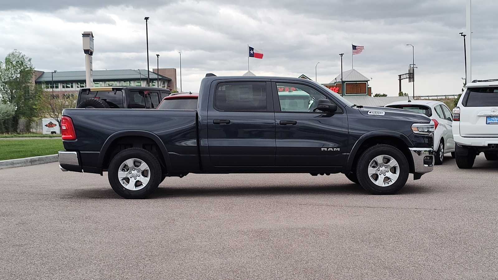 Thumbnail: 2025 RAM 1500 - 25