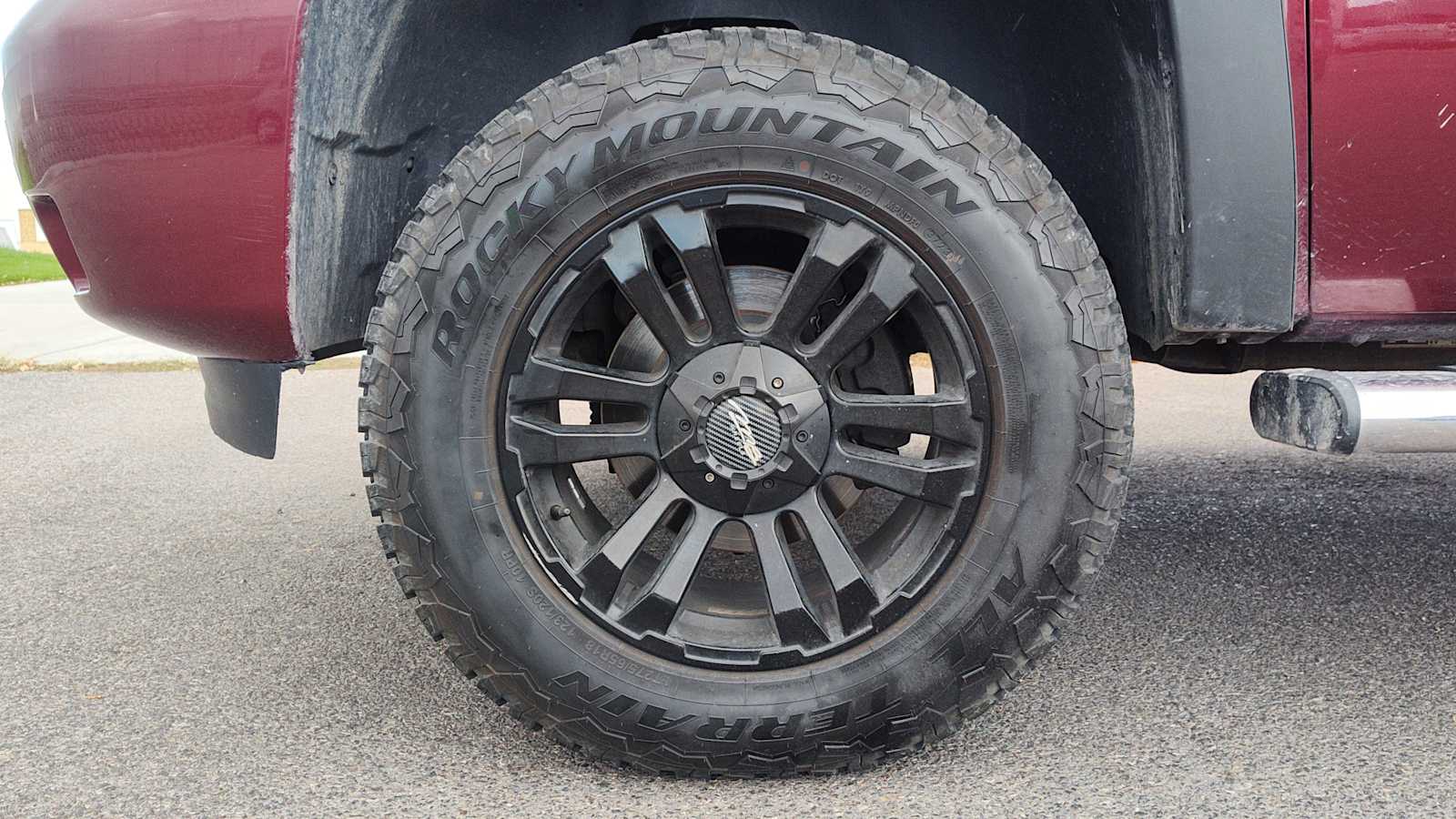 2009 Chevrolet Silverado 1500 LTZ photo 2