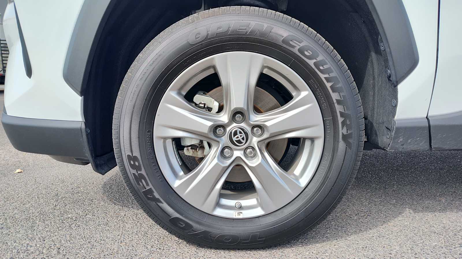 2024 Toyota RAV4 Hybrid LE photo 2