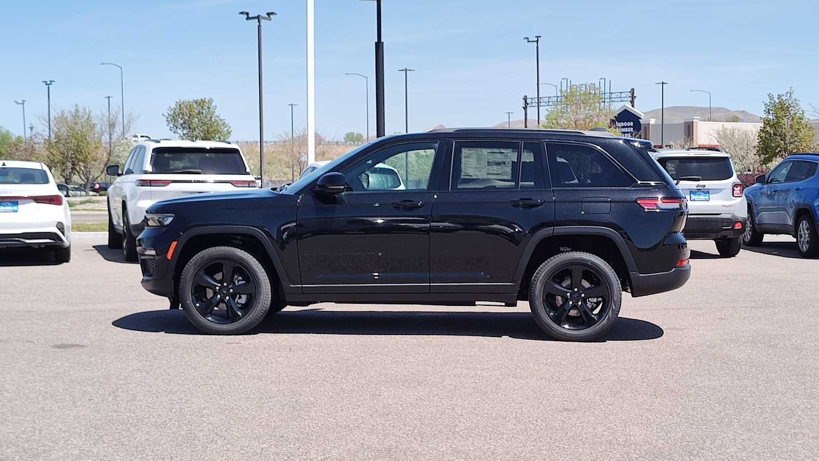 Thumbnail: 2025 Jeep Grand Cherokee - 3