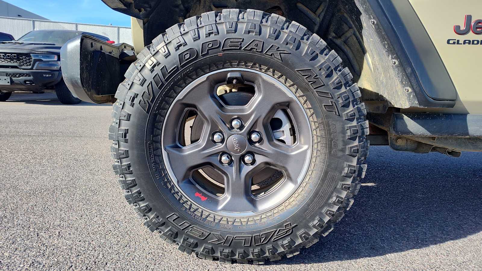 Thumbnail: 2020 Jeep Gladiator - 3