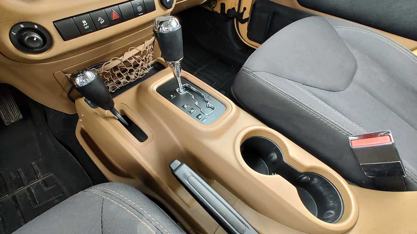 Thumbnail: 2014 Jeep Wrangler - 17