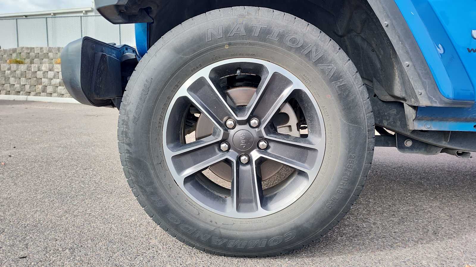 2023 Jeep Wrangler Sahara photo 2