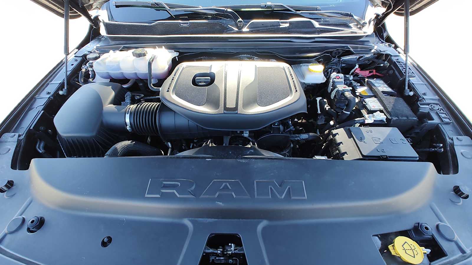 Thumbnail: 2025 RAM 1500 - 9