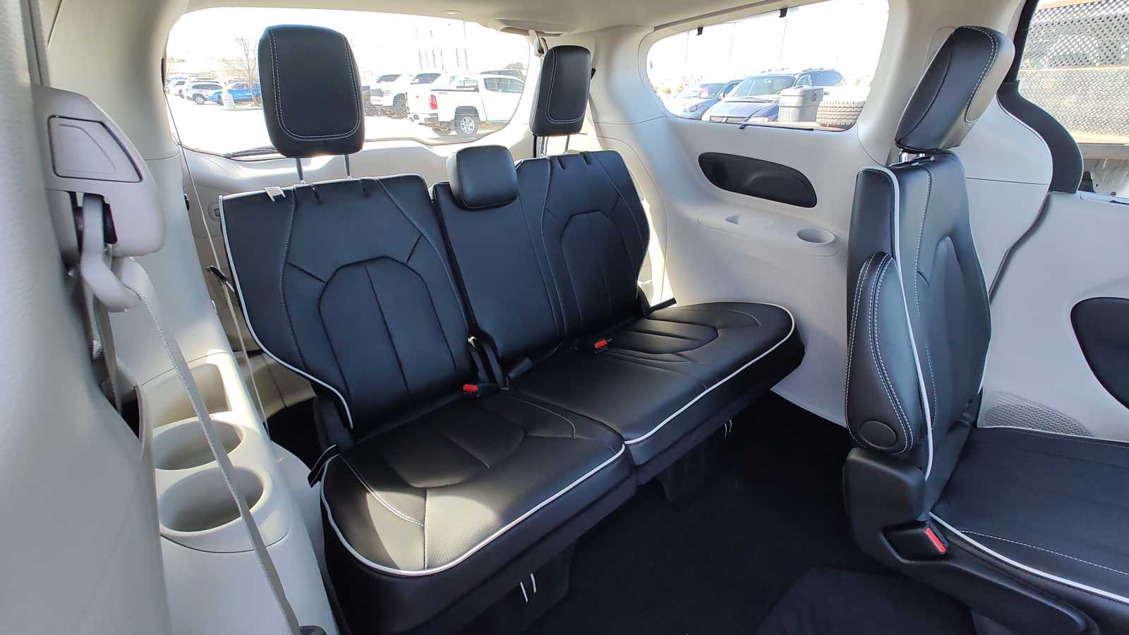 Thumbnail: 2024 Chrysler Pacifica - 23