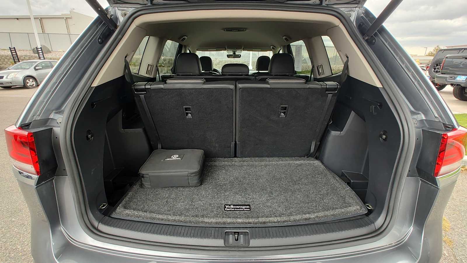 Thumbnail: 2023 Volkswagen Atlas - 19