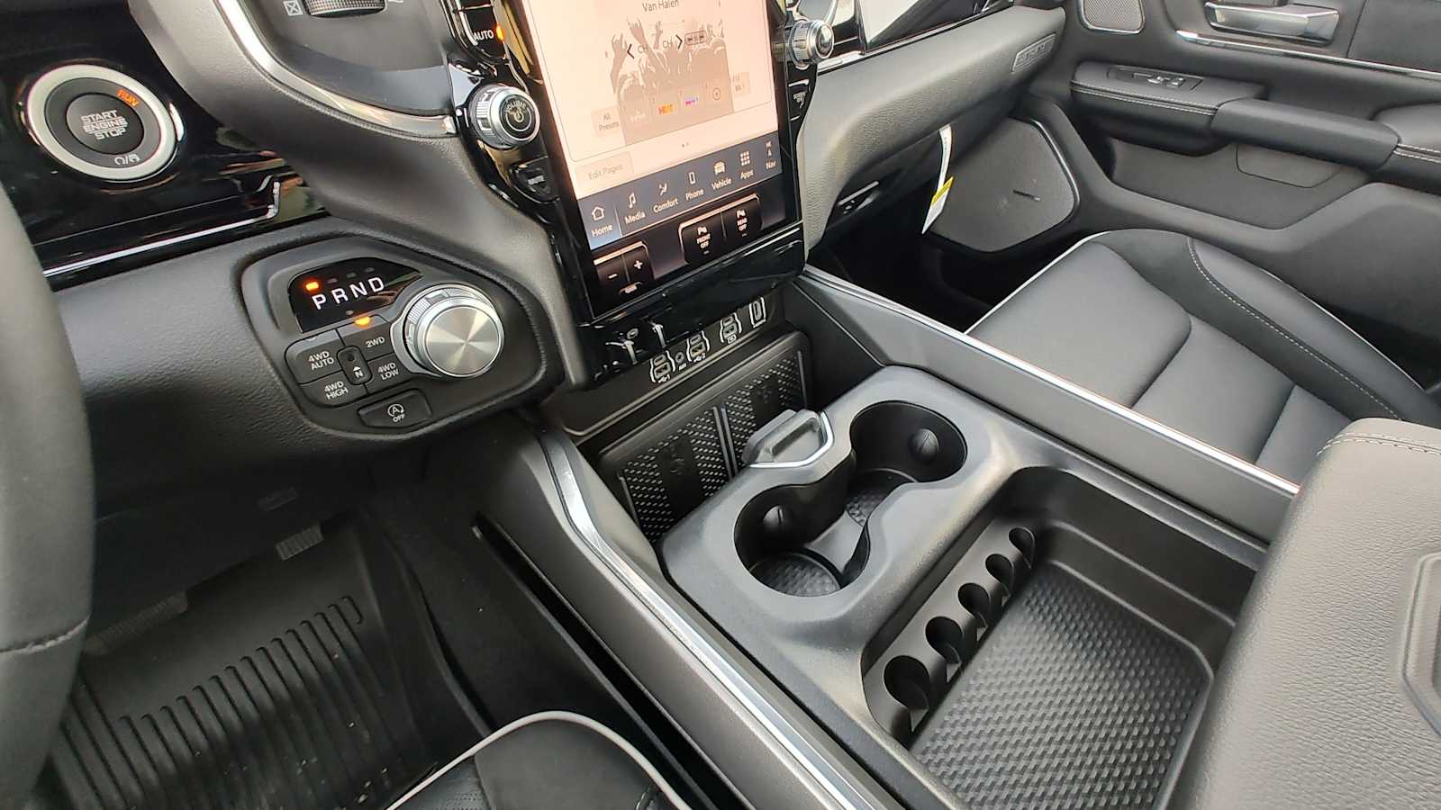 Thumbnail: 2026 RAM 1500 - 17