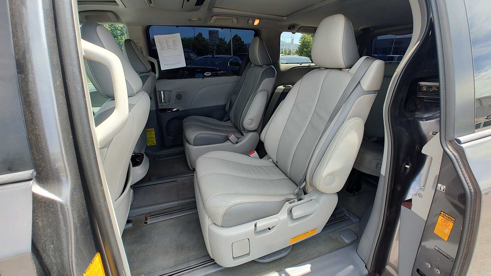 Thumbnail: 2014 Toyota Sienna - 11