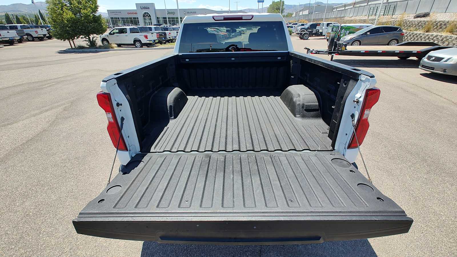 Thumbnail: 2021 Chevrolet Silverado 1500 - 19