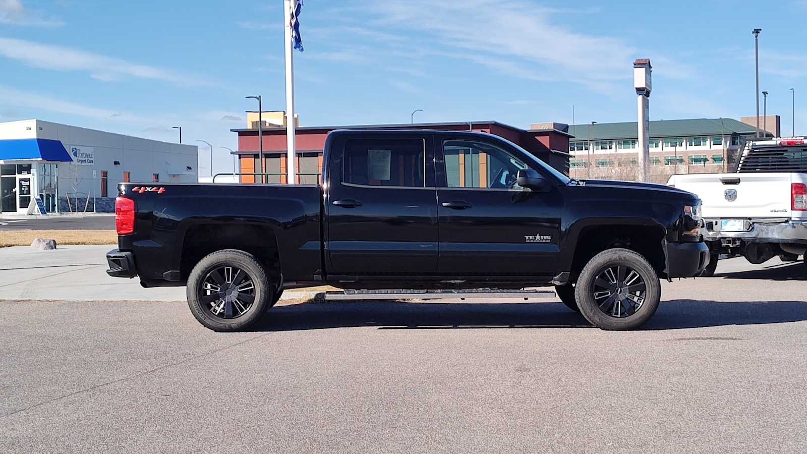 Thumbnail: 2018 Chevrolet Silverado 1500 - 24