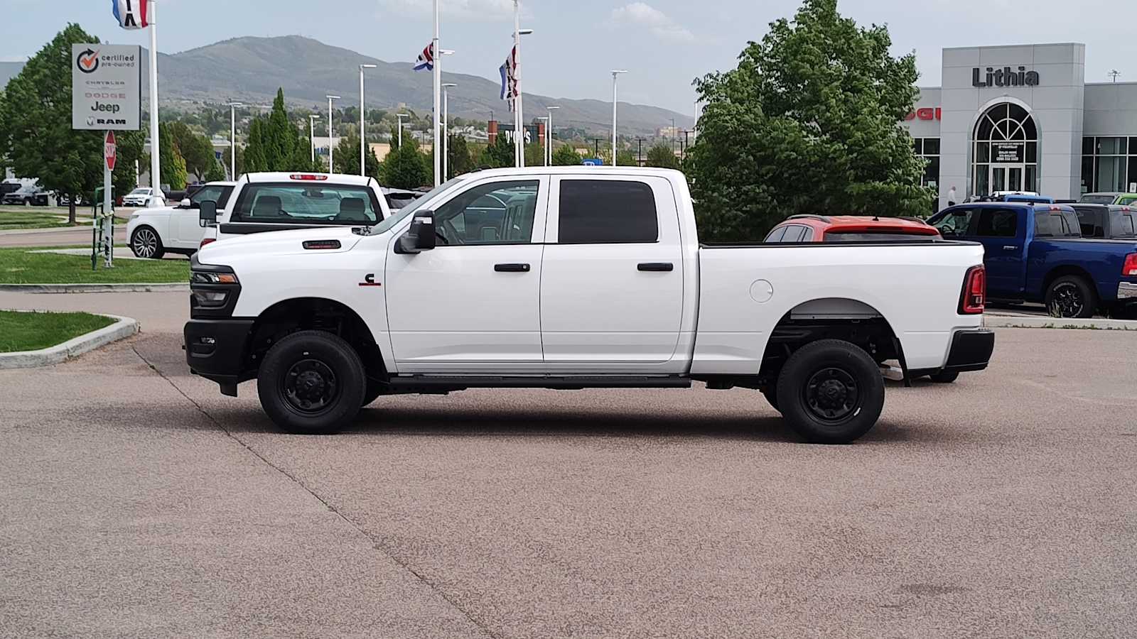 2025 Ram 2500 Tradesman photo 3