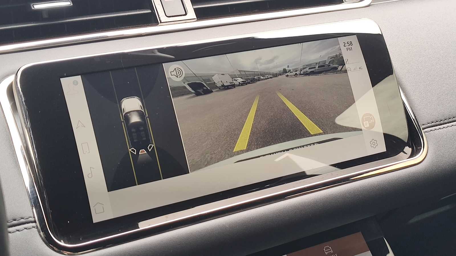 Thumbnail: 2022 Land Rover Range Rover Evoque - 23