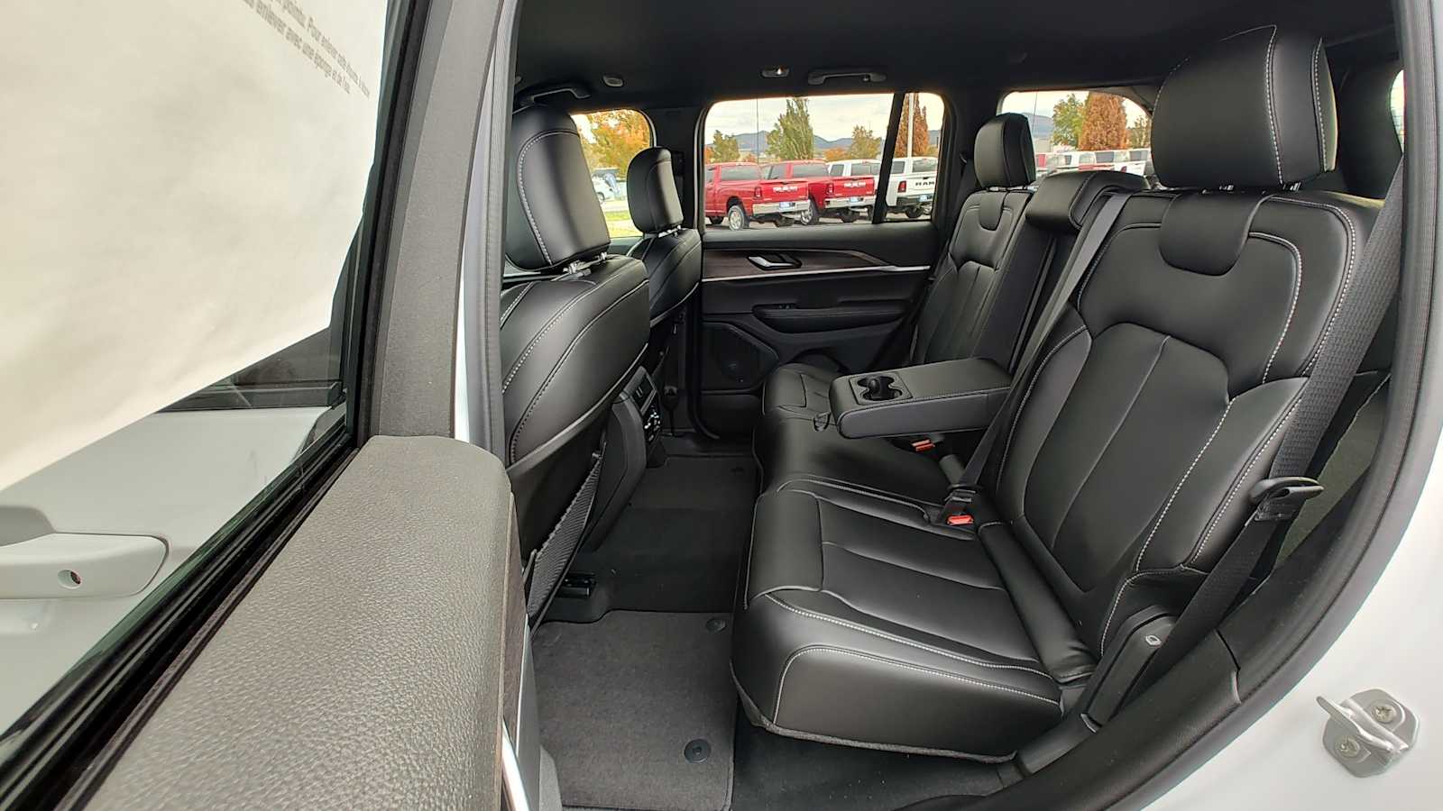 Thumbnail: 2025 Jeep Grand Cherokee - 13