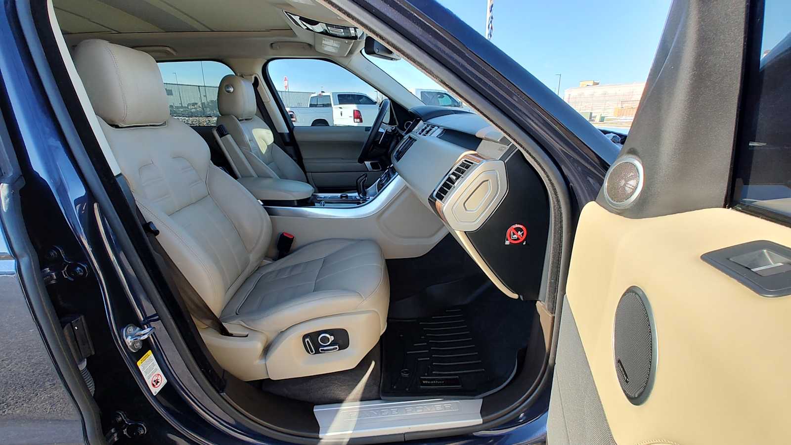 Thumbnail: 2016 Land Rover Range Rover Sport - 14