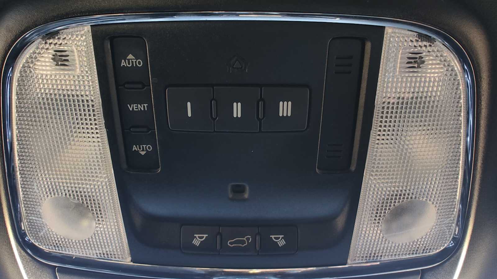 Thumbnail: 2018 Jeep Grand Cherokee - 18