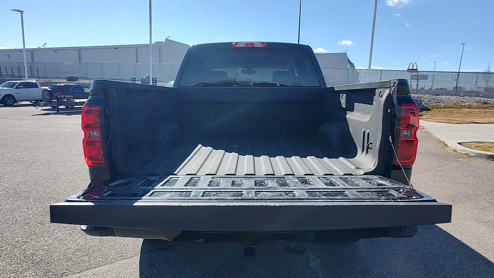 Thumbnail: 2018 Chevrolet Silverado 1500 - 19