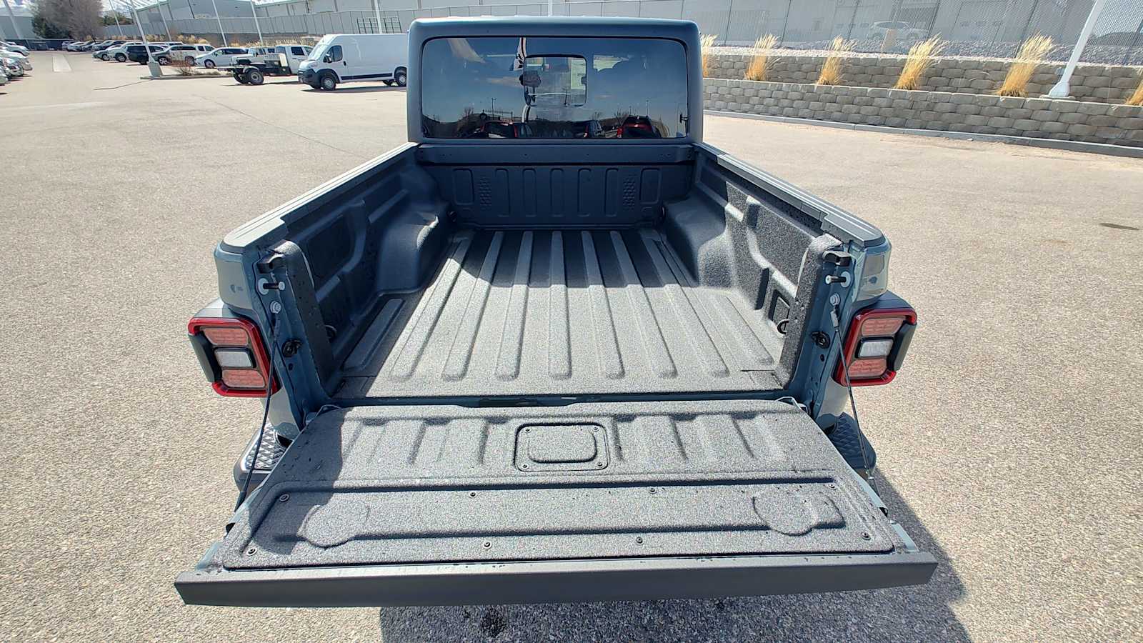 Thumbnail: 2025 Jeep Gladiator - 19
