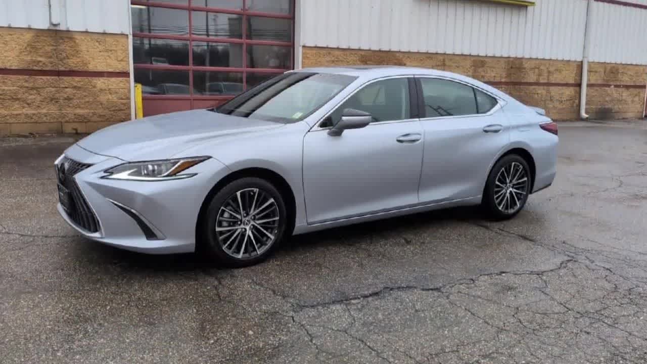 Thumbnail: 2025 Lexus ES - 4