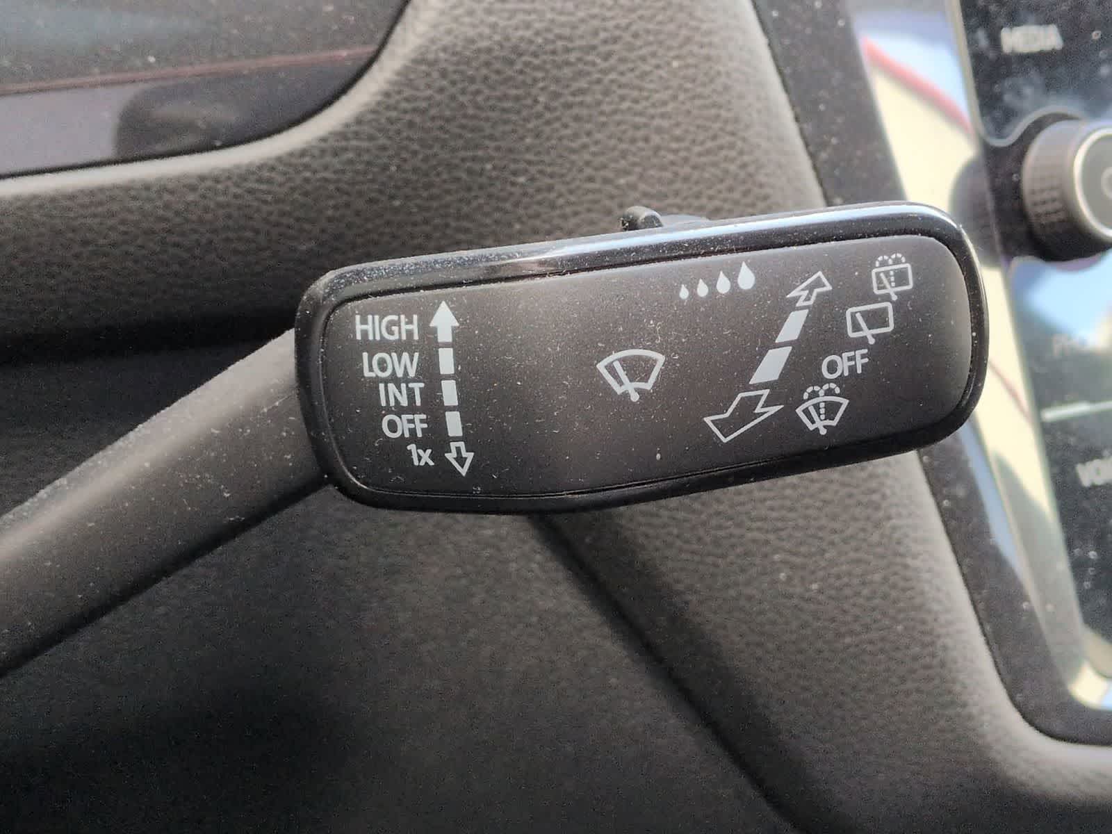 Thumbnail: 2022 Volkswagen Tiguan - 28