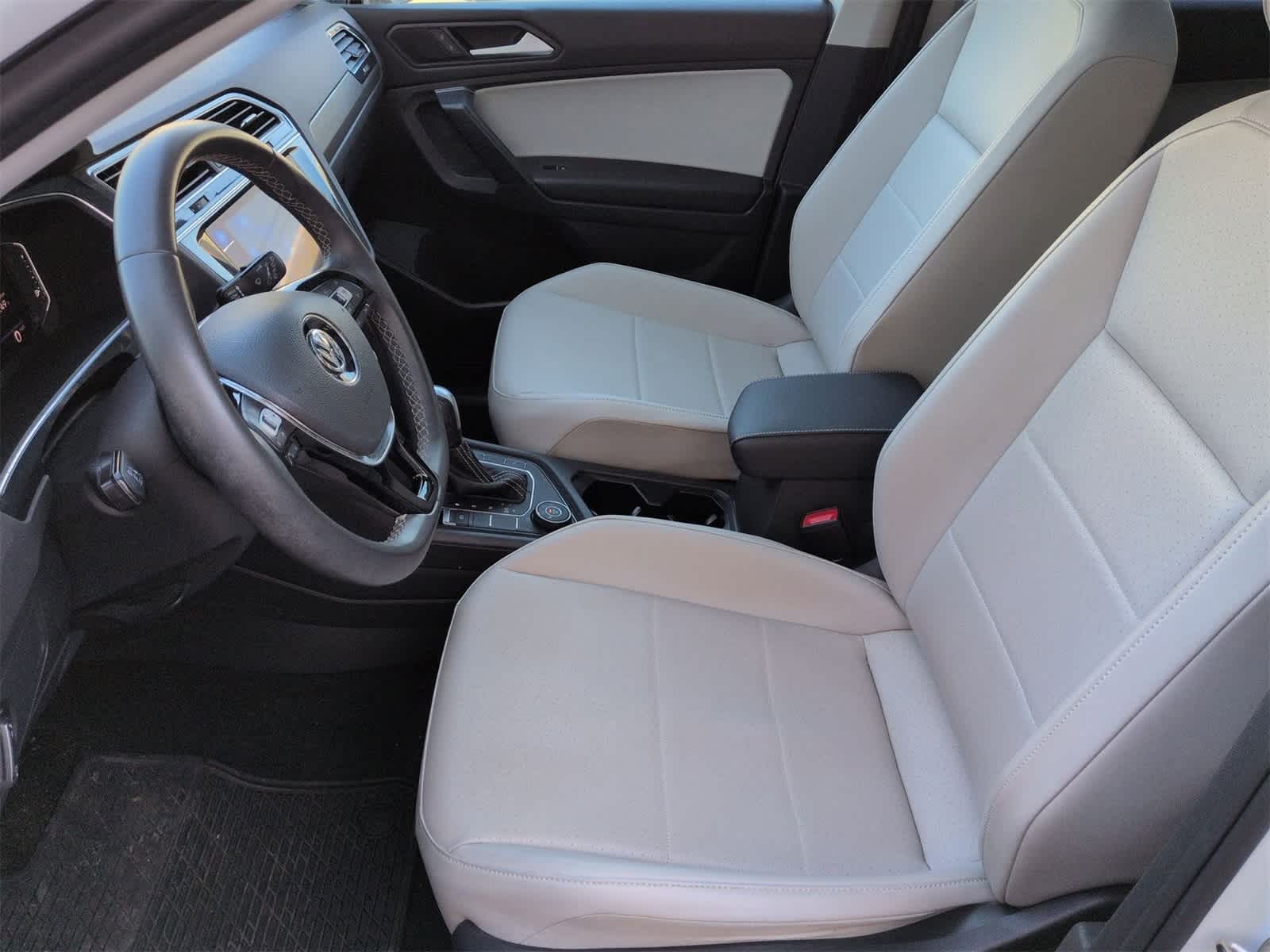 Thumbnail: 2021 Volkswagen Tiguan - 17