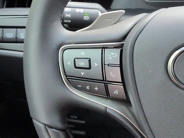 Thumbnail: 2025 Lexus ES - 26