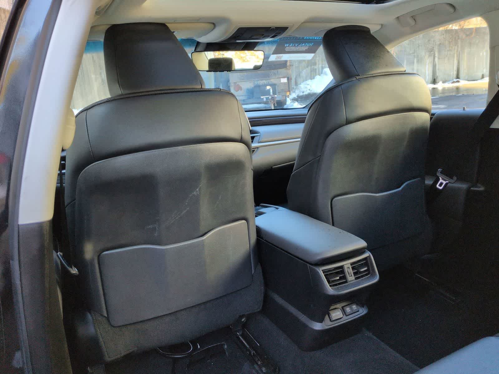 Thumbnail: 2021 Lexus ES - 19