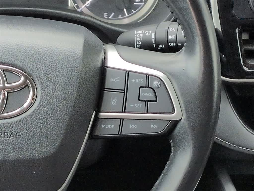 Thumbnail: 2023 Toyota Highlander - 24