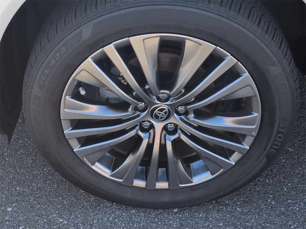 Thumbnail: 2024 Toyota Venza - 14