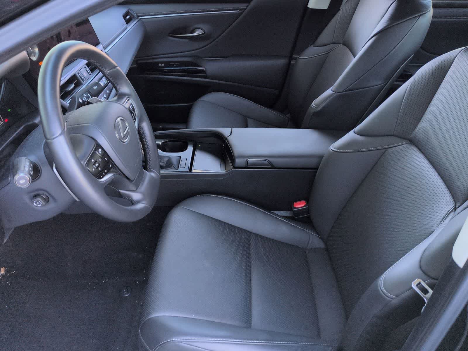 Thumbnail: 2025 Lexus ES - 17