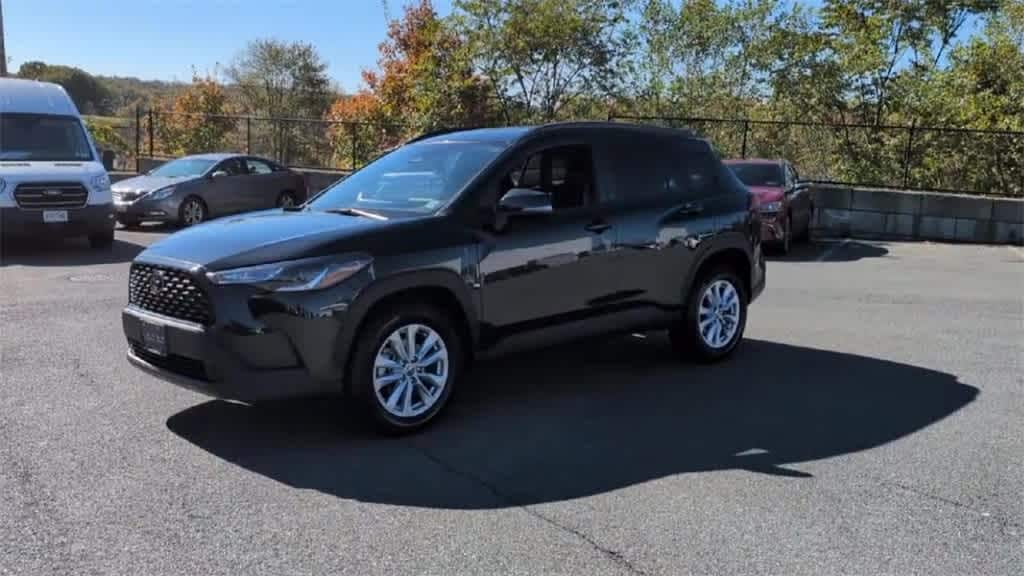 Used 2024 Toyota Corolla Cross LE SUV