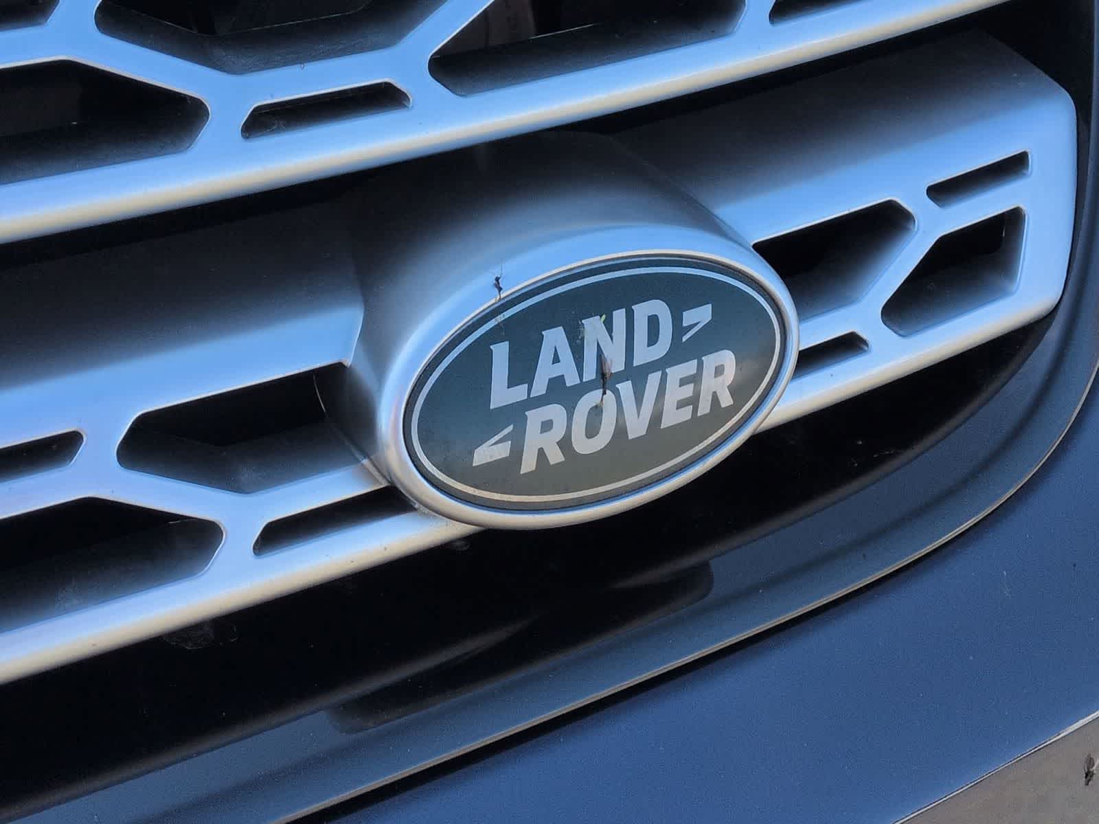 Thumbnail: 2020 Land Rover Discovery - 12