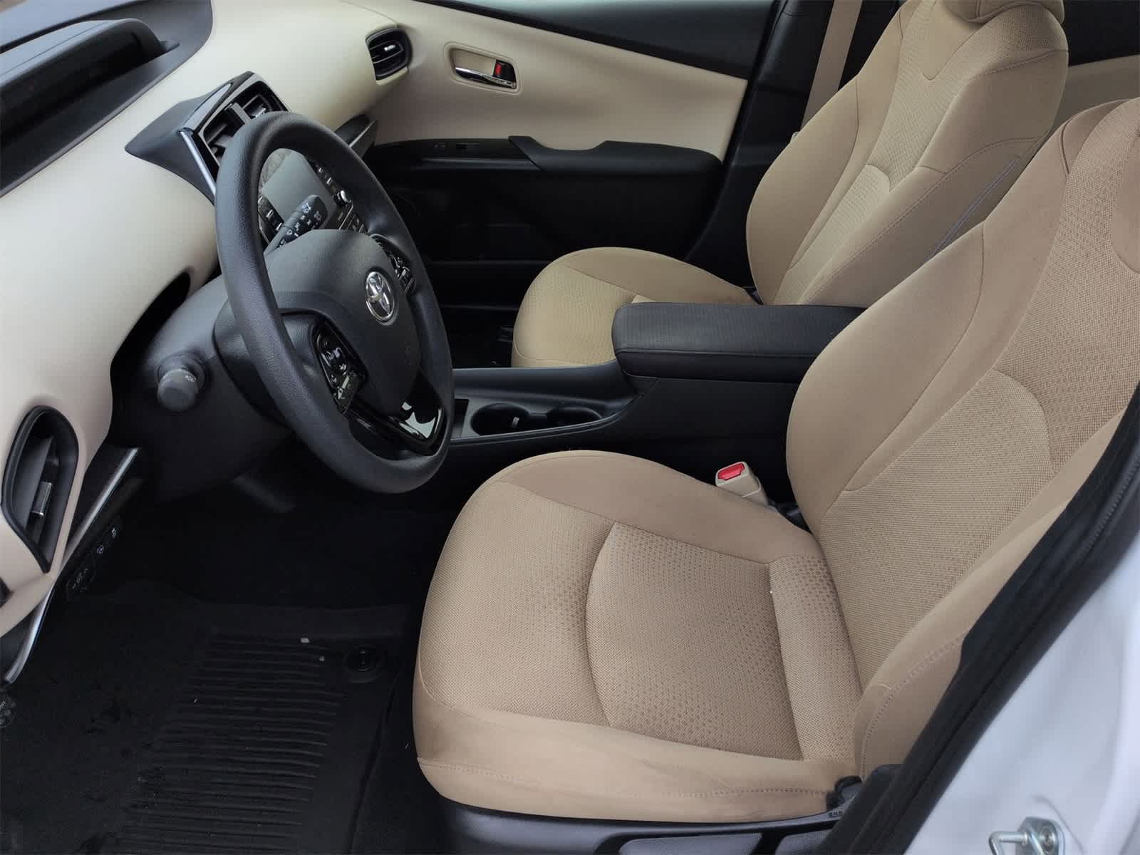 Thumbnail: 2022 Toyota Prius - 17