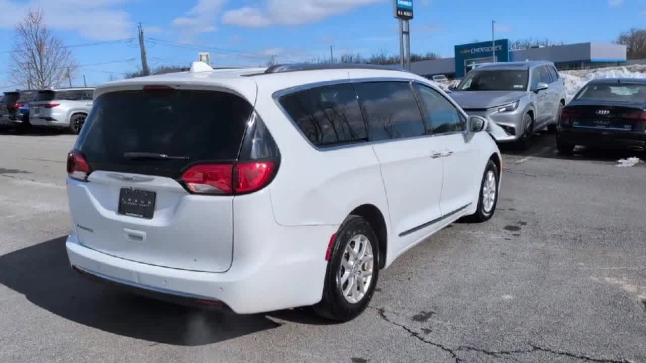 Thumbnail: 2020 Chrysler Pacifica - 8