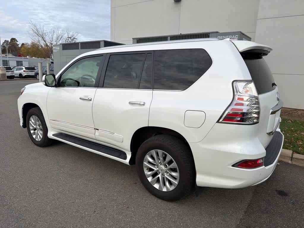 2017 Lexus GX 460 photo 3