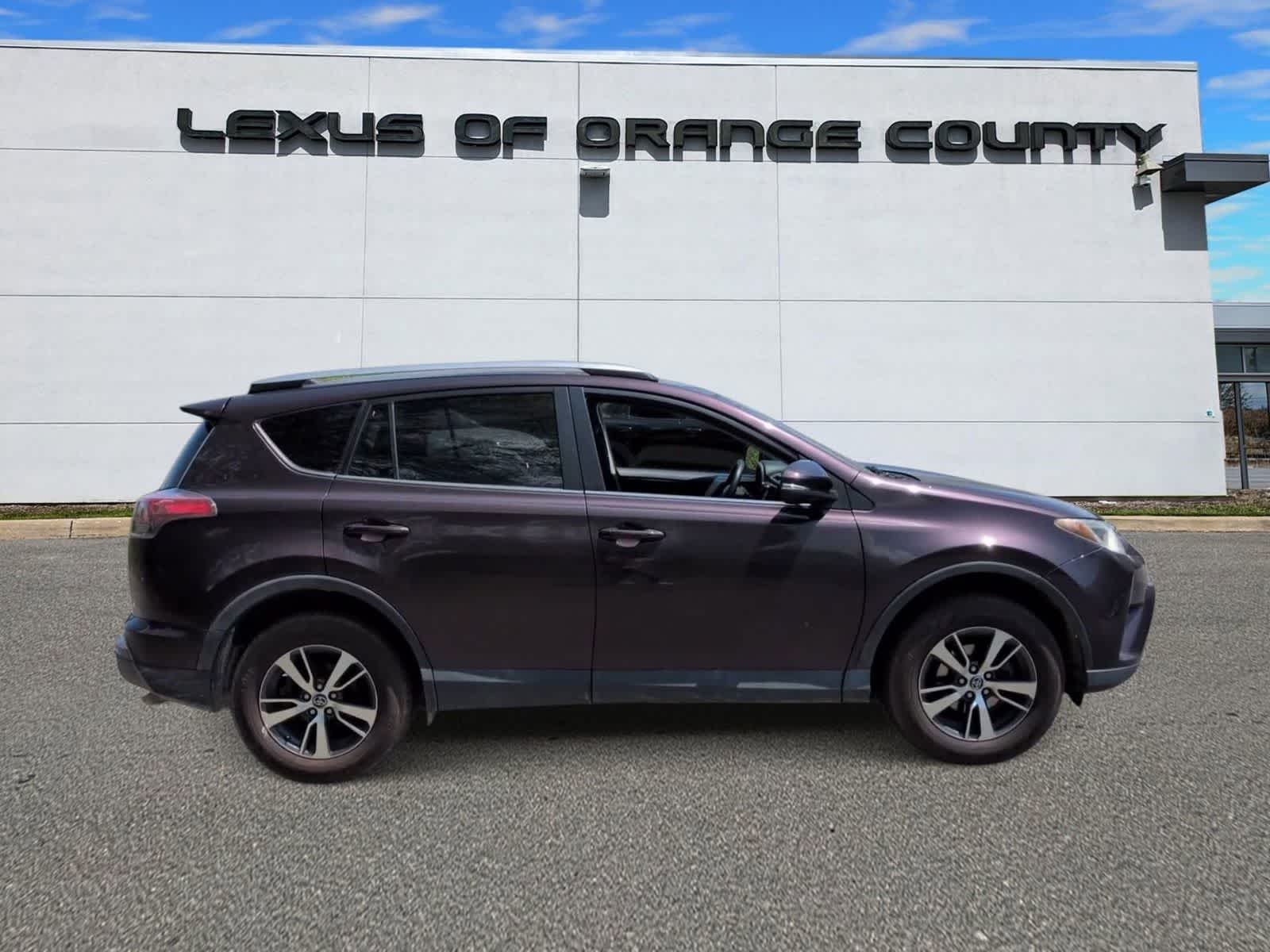 Thumbnail: 2018 Toyota RAV4 - 9