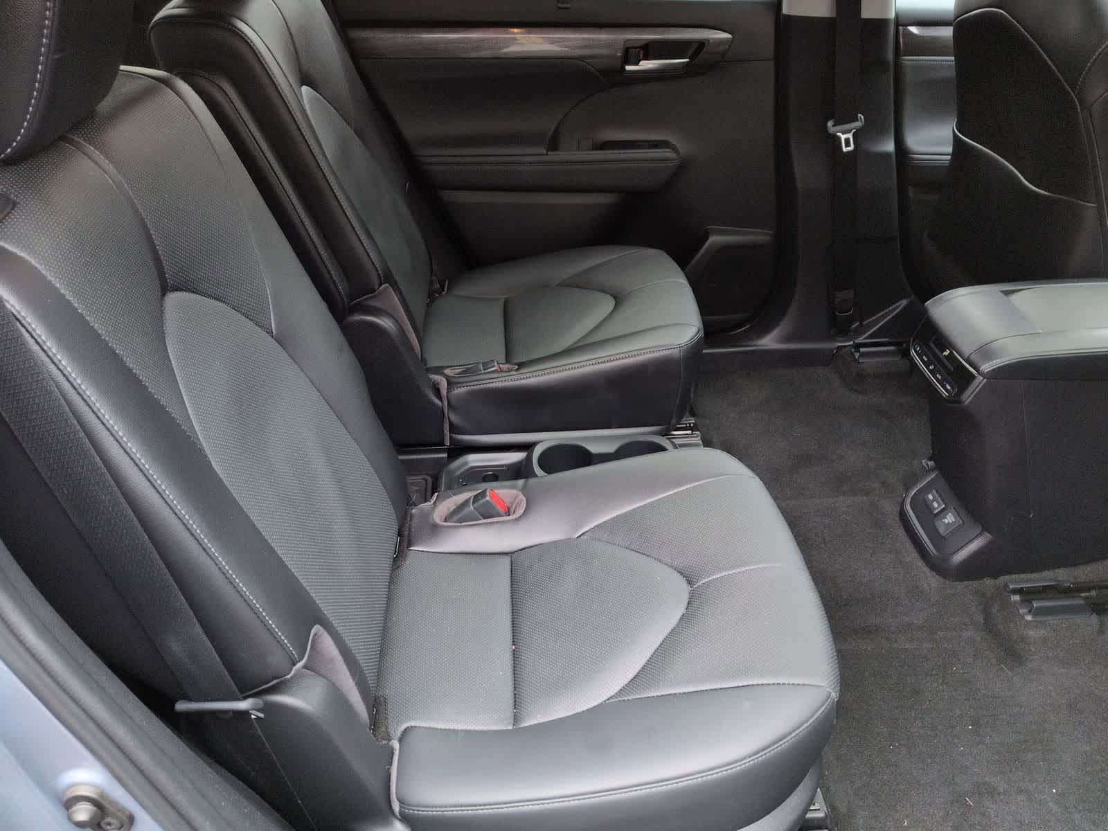 Thumbnail: 2023 Toyota Highlander - 22