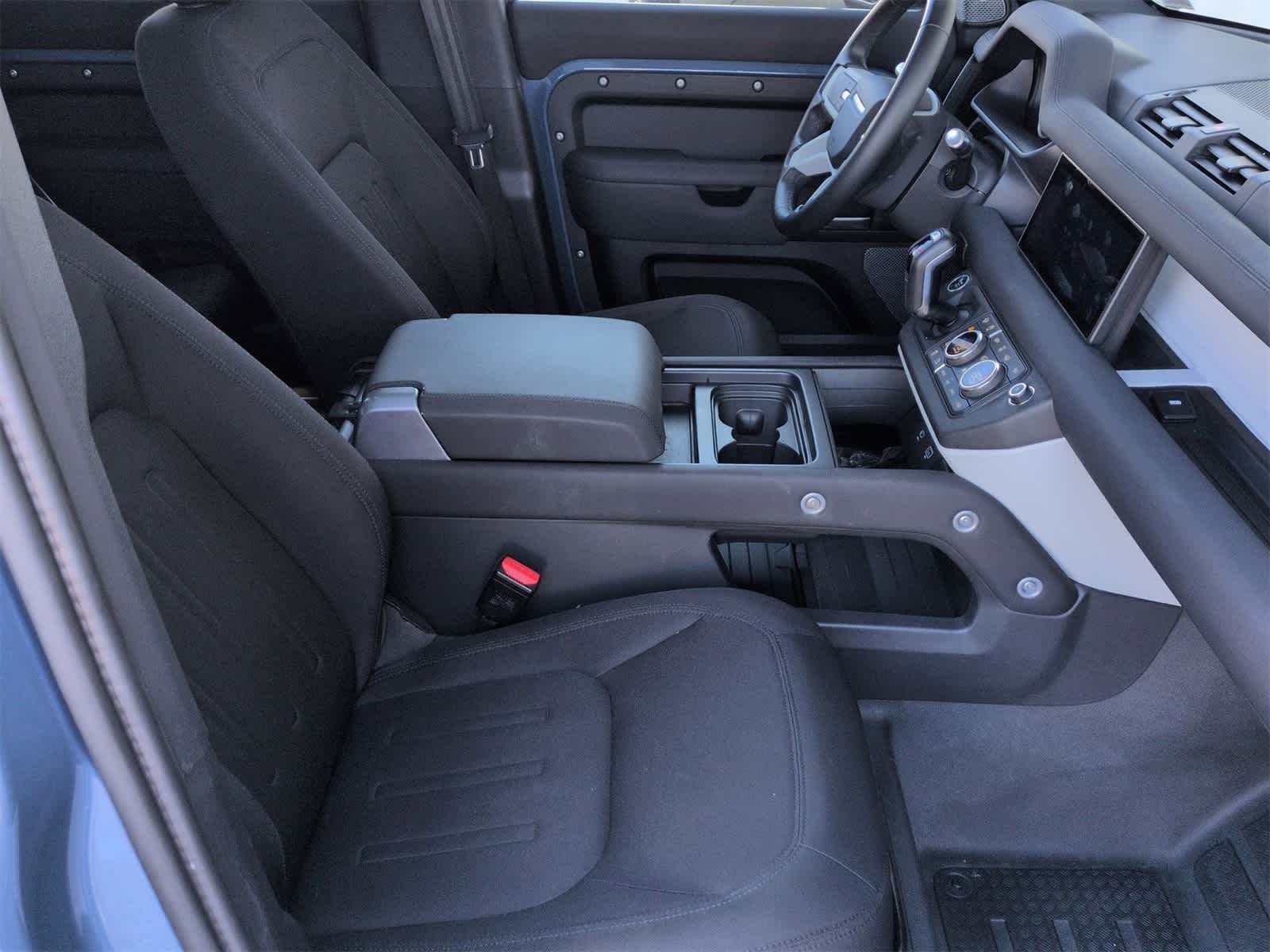 Thumbnail: 2020 Land Rover Defender - 23